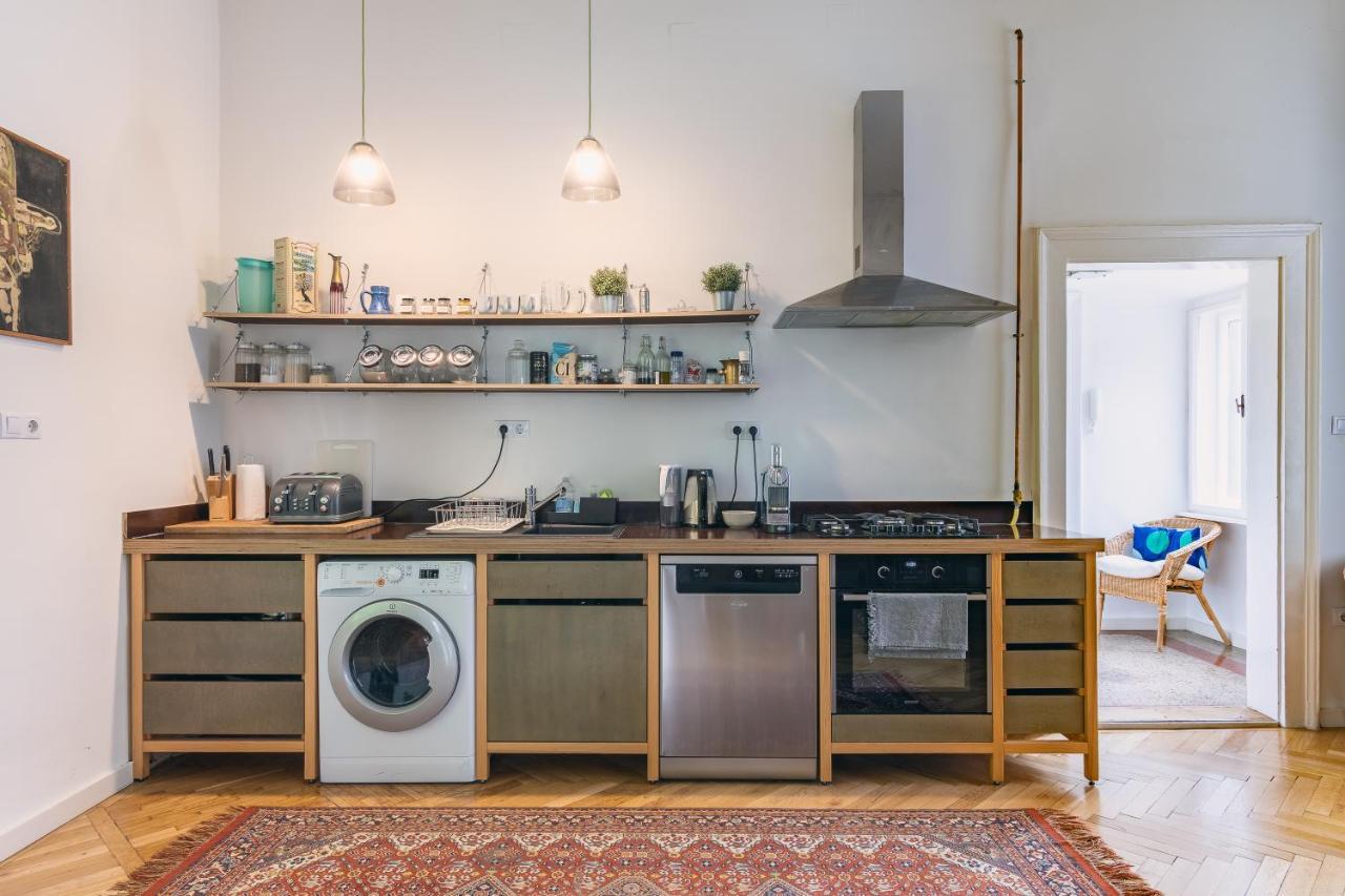 Bright & Spacious Loft With Basilica View Budapeste Exterior foto