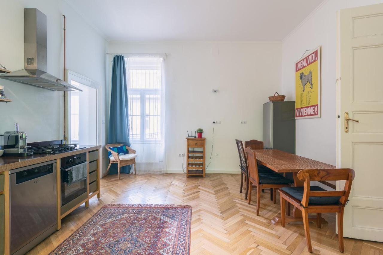 Bright & Spacious Loft With Basilica View Budapeste Exterior foto